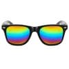 Svarta-wayfarer-solglasogon-med-reflektivt-spegelglas-regnbage-rainbow-3
